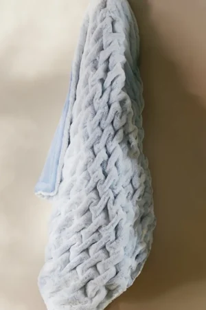 La Parisienne Faux Fur Throw<Soft Surroundings New