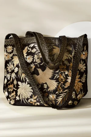 Lenora Embroidered Tote<Soft Surroundings Hot